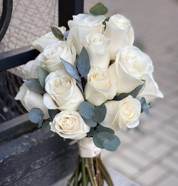 Букет невесты «Белые розы»